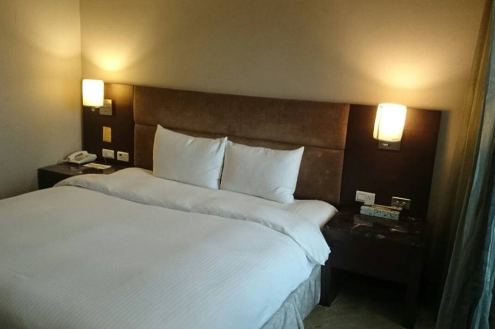 Rhine Inn Цзилун Экстерьер фото
